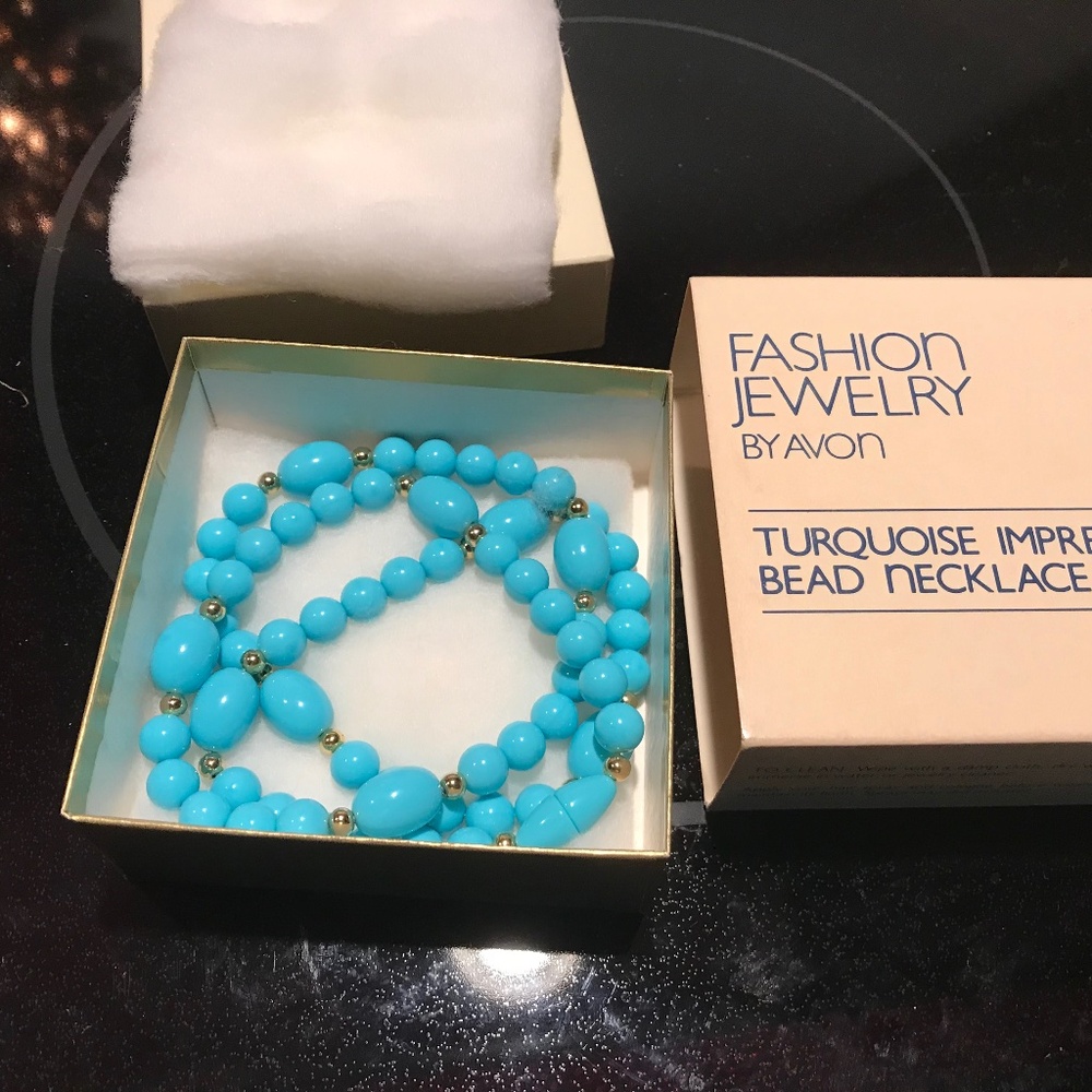 Vintage Avon Fashion Jewelry Turquoise Impressions Bead Necklace